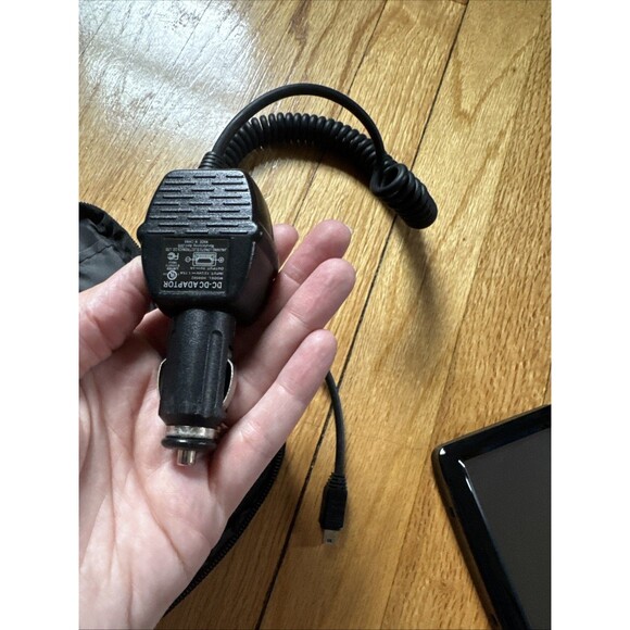 Nextar Q4 Automotive Mountable GPS Bundle With Charger And Case - Picture 8 of 9